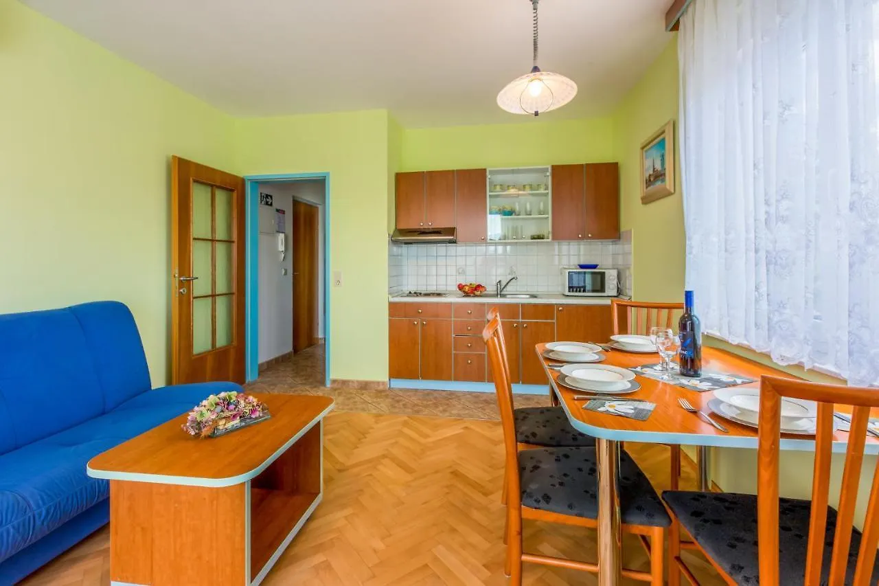 Ilicevic Apartment Crikvenica 0*,